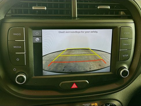 Used 2025 Kia Soul LX w/ LX Technology Package image 22