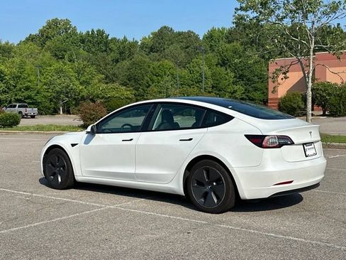 Used 2021 Tesla Model 3 Standard Range Plus RWD image 3