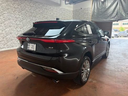 Used 2024 Toyota Venza XLE AWD/4WD image 7
