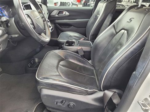 Certified 2019 Chrysler Pacifica Limited w/ Advanced Safetytec Group image 14