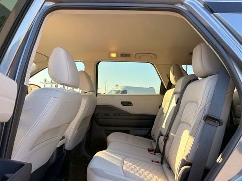 Used 2024 Nissan Pathfinder SV FWD image 13