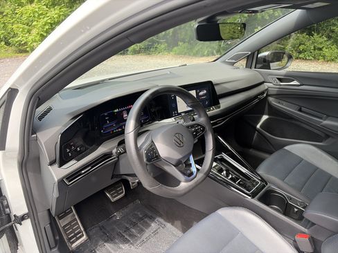 Used 2024 Volkswagen Golf R AWD/4WD image 20