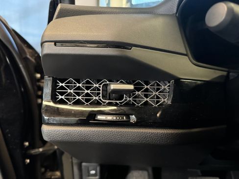 Used 2023 Honda Accord EX-L image 19