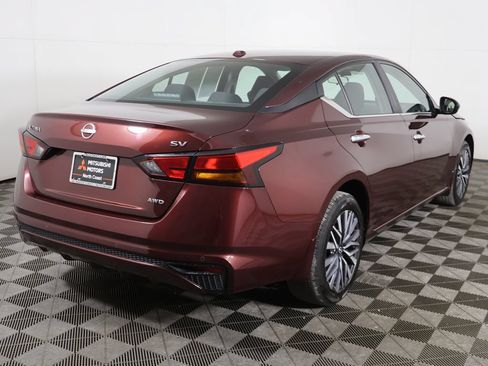 Used 2024 Nissan Altima 2.5 SV AWD/4WD image 7