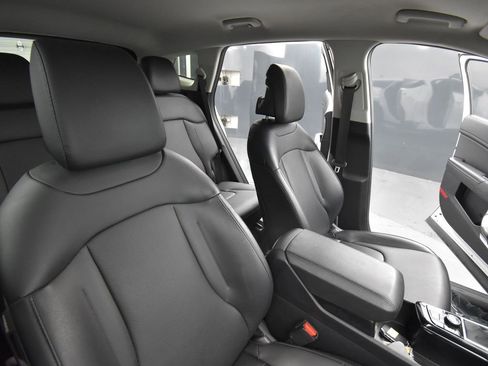 Certified 2023 Kia Sportage EX image 17