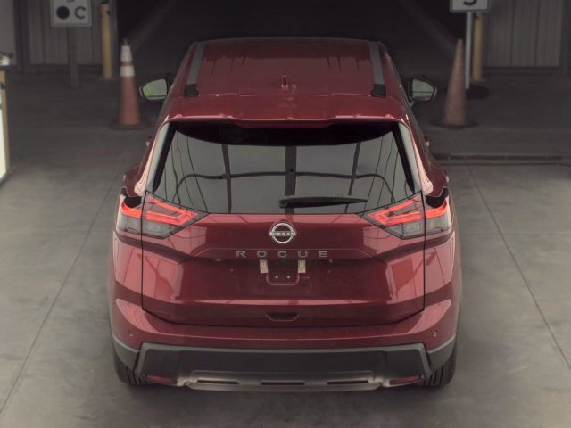 Certified 2026 Nissan Rogue SV FWD image 9