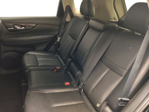 Used 2018 Nissan Rogue SL w/ Premium Package image 18