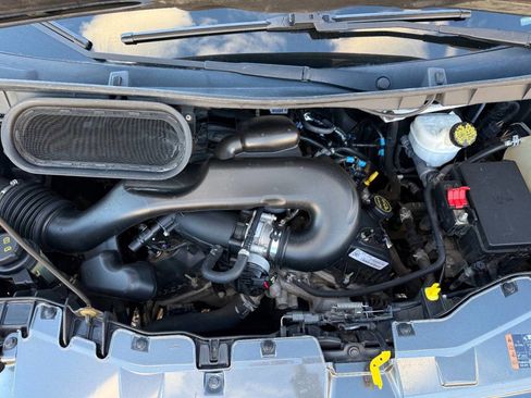 Used 2017 Ford Transit 350 XLT image 12