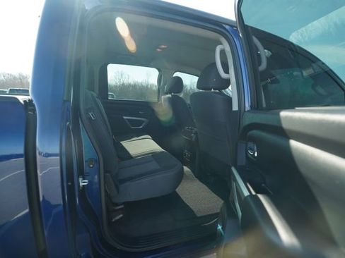 Used 2021 Nissan Titan SV w/ SV Convenience Package image 20