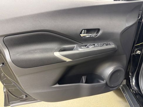 Used 2024 Nissan Kicks SV image 8