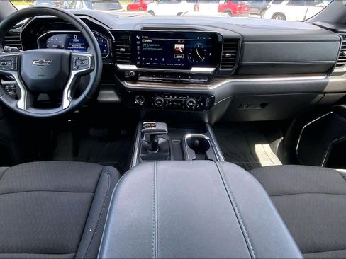 Used 2024 Chevrolet Silverado 1500 LT Trail Boss AWD/4WD image 15