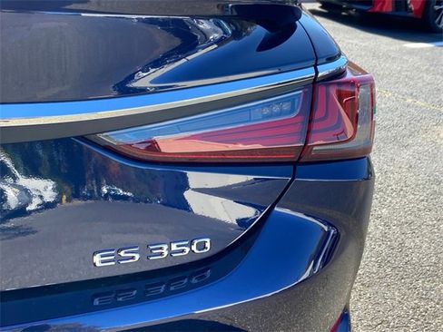New 2025 Lexus ES 350 w/ Premium Package image 10