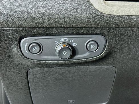 Used 2020 Buick Encore GX Essence w/ Experience Buick Package FWD image 10