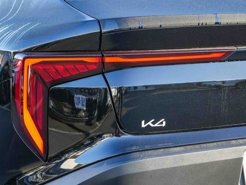 New 2026 Kia K4 LXS image 10