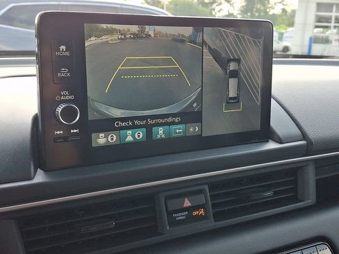 Used 2023 Honda Pilot Elite image 4