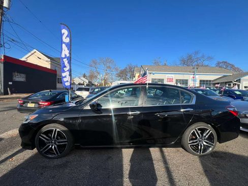 Used 2017 Honda Accord Sport Special Edition image 6