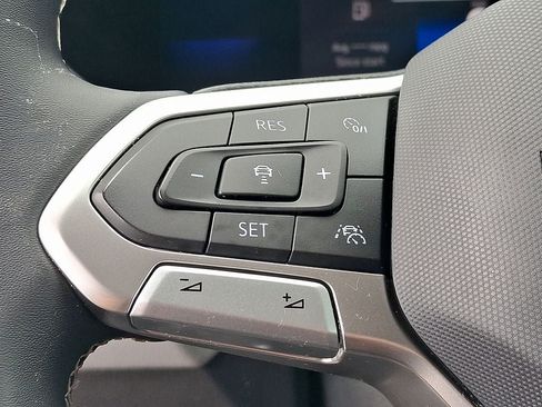 Certified 2022 Volkswagen Taos SE AWD/4WD image 21