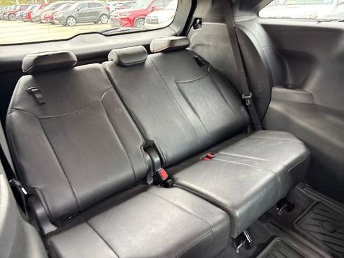 Used 2024 Toyota Sienna XSE w/ XSE Premium Package image 32