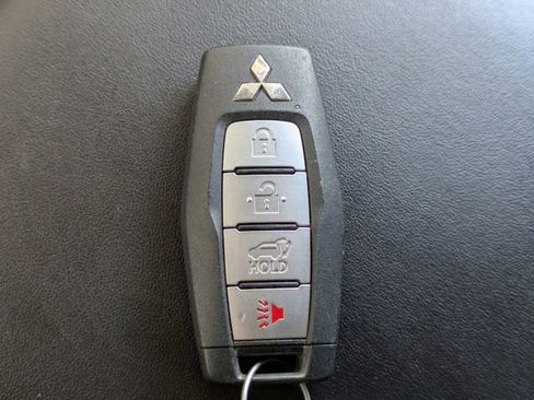 Used 2022 Mitsubishi Outlander SEL image 37