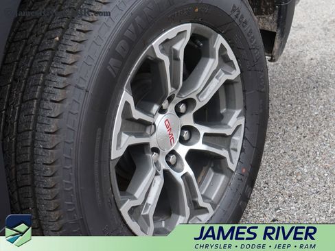 Used 2025 GMC Sierra 1500 SLT AWD/4WD image 38