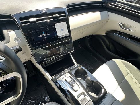 Used 2024 Hyundai Tucson Limited image 31