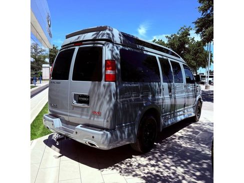 Used 2025 GMC Savana 2500 w/ Driver Convenience Package RWD image 3