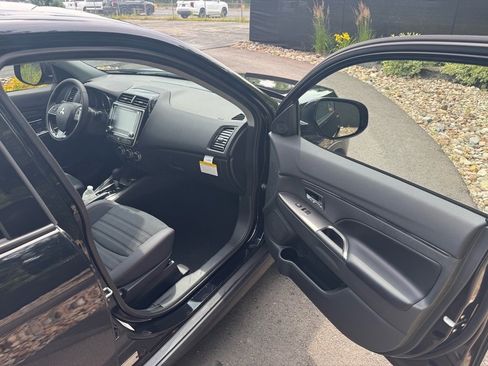 New 2025 Mitsubishi Outlander Sport SE image 11