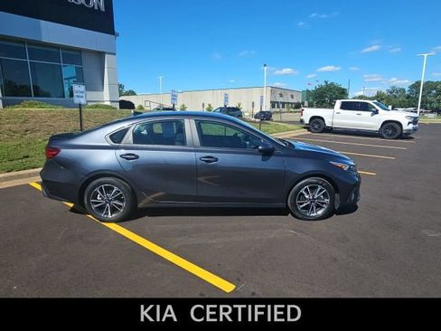 Used 2023 Kia Forte LXS FWD image 9