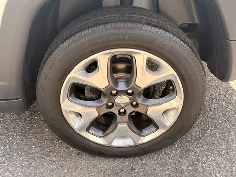 Used 2019 Jeep Compass Limited AWD/4WD image 12