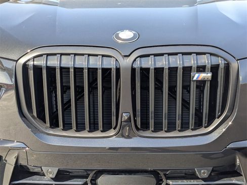 New 2026 BMW X7 M60i image 33