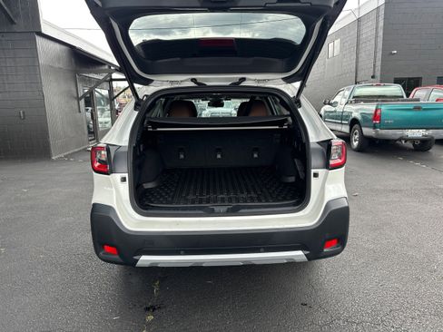 Used 2023 Subaru Outback Touring XT w/ Tech Package 3 AWD/4WD image 11
