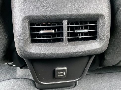 Used 2024 Chevrolet Equinox LT AWD/4WD image 33