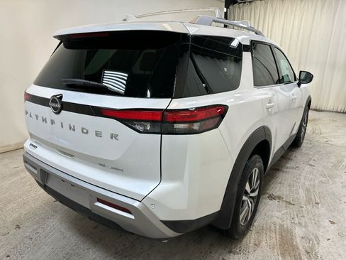 New 2025 Nissan Pathfinder SL image 10