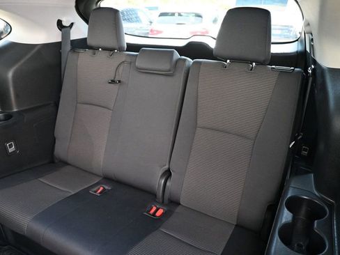 Used 2022 Toyota Highlander LE image 16