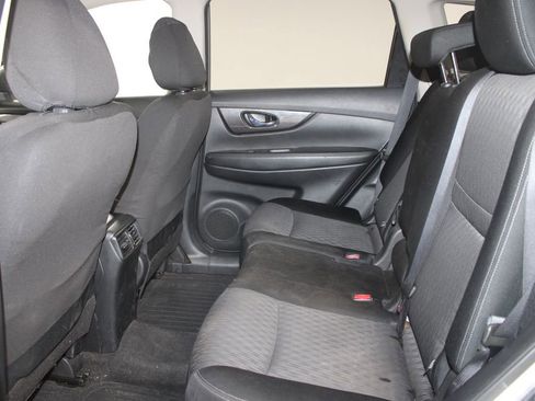 Used 2020 Nissan Rogue SV AWD/4WD image 18