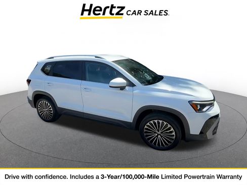 Used 2026 Volkswagen Taos SE FWD image 1