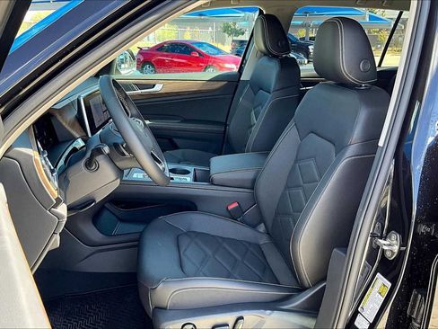 New 2026 Volkswagen Atlas SE image 9