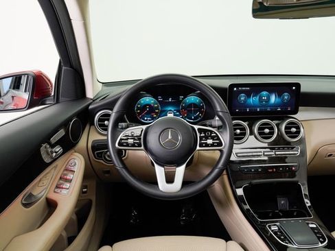 Used 2021 Mercedes-Benz GLC 300 4MATIC image 13