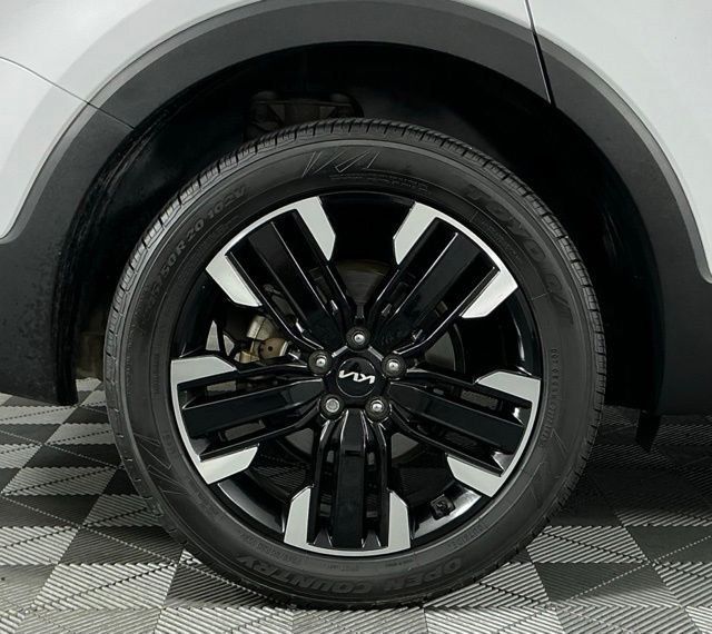 Used 2024 Kia Telluride SX FWD image 9