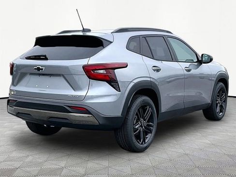 New 2026 Chevrolet Trax ACTIV w/ Sunroof Package FWD image 6