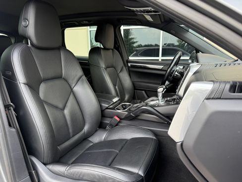 Used 2017 Porsche Cayenne S AWD/4WD image 36