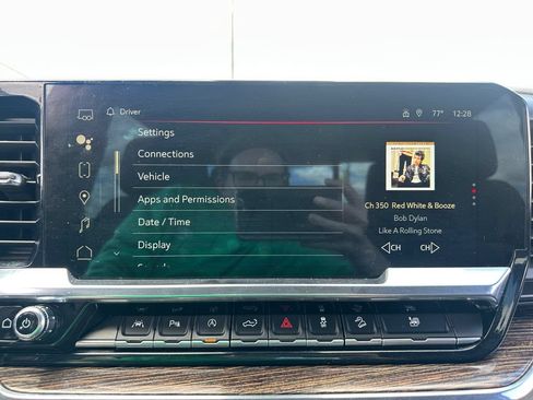 Used 2024 GMC Sierra 1500 Elevation w/ Elevation Premium Package AWD/4WD image 32