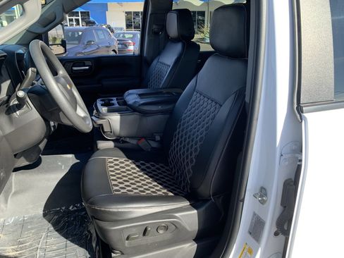 Used 2024 Chevrolet Silverado 2500 Custom w/ Custom Value Package image 32