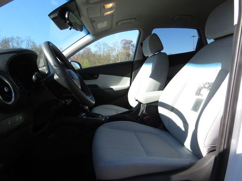 Used 2023 Hyundai Kona SEL FWD image 10