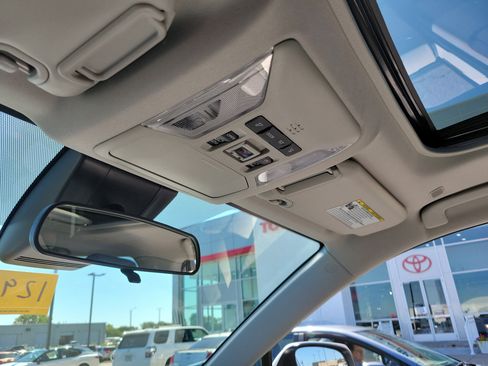 Used 2025 Toyota RAV4 XLE Premium image 30