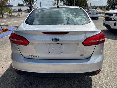 Used 2018 Ford Focus SE FWD image 9
