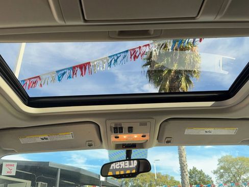 Used 2013 Cadillac Escalade ESV Premium image 40