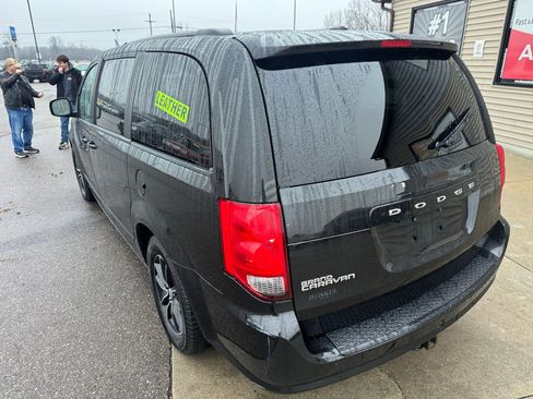 Used 2018 Dodge Grand Caravan SXT w/ Driver Convenience Group image 7