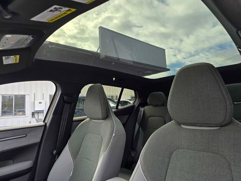 New 2026 Volvo EX30 Cross Country Ultra image 21