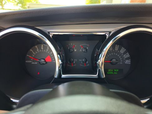 Used 2006 Ford Mustang GT image 19